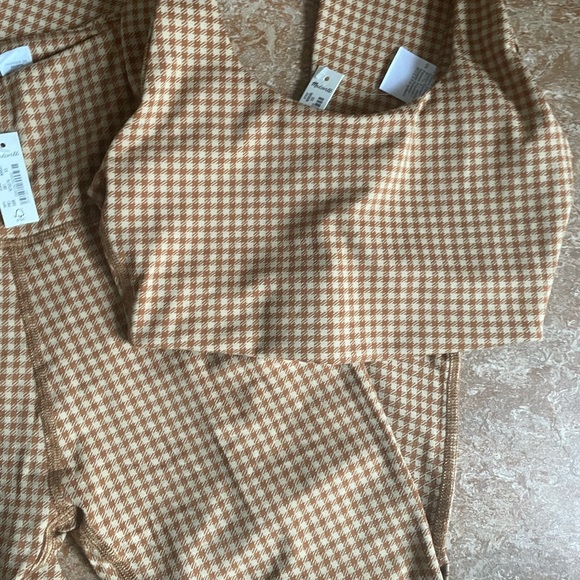 Madewell Athletic Set - Picture 2 of 5